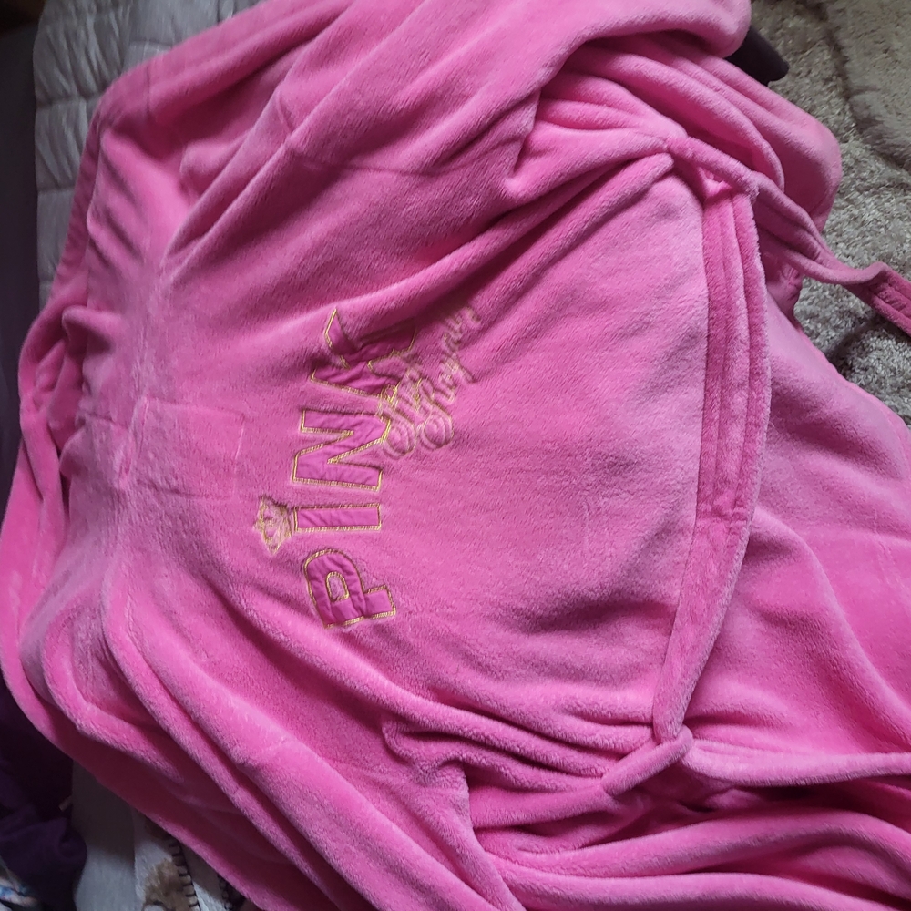 Victoria Secrets PINK ROBE - Picture 3 of 6